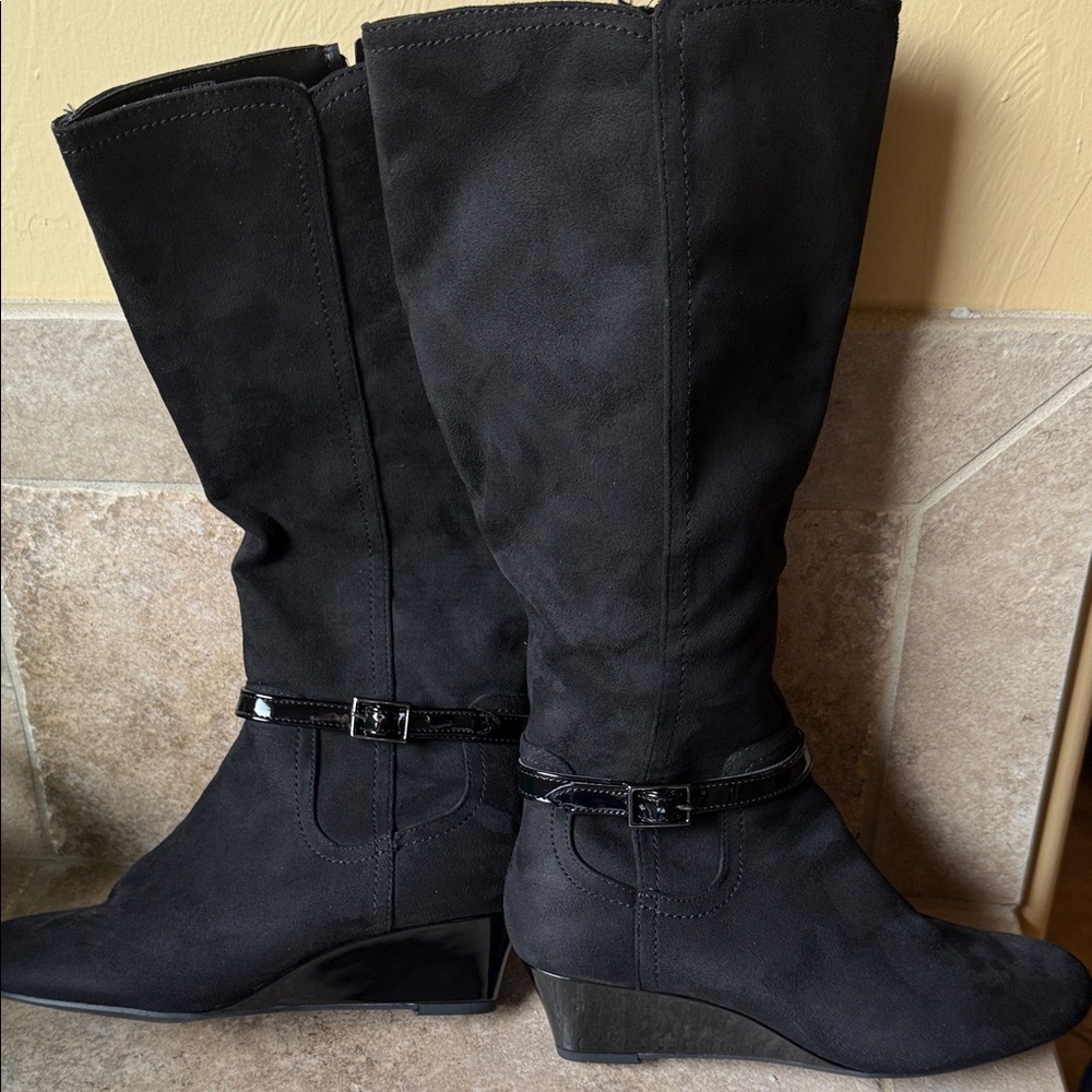 East 5th Black Heeled Boots with Buckle Detail